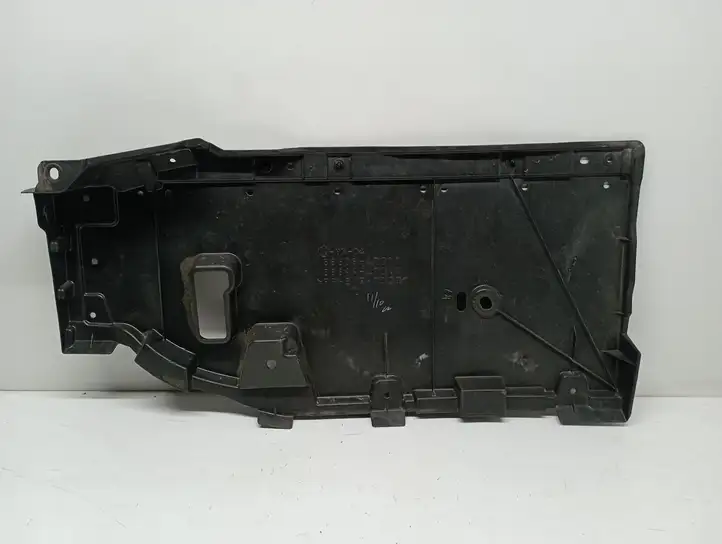 Toyota Prius (XW30) (2009 - 2015) 5830847011 Защита днища — фото 4