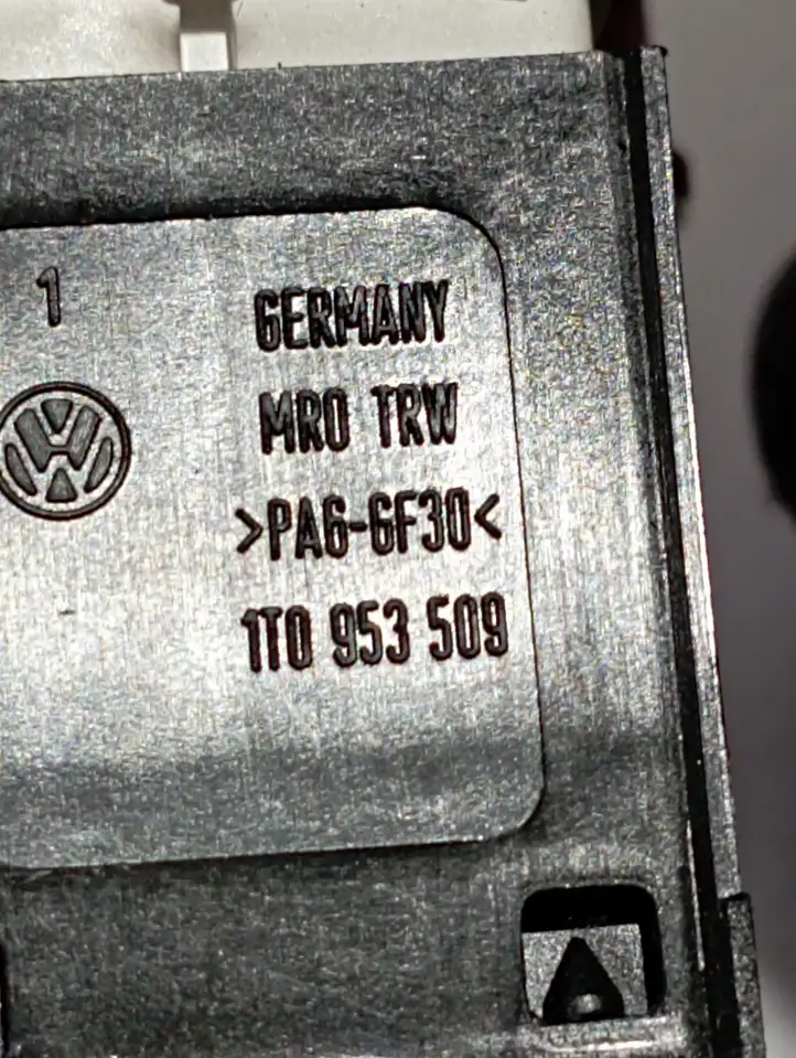 Volkswagen Sharan (2010 - 2015) 1T0953509 Включатель аварийных фонарей — фото 4