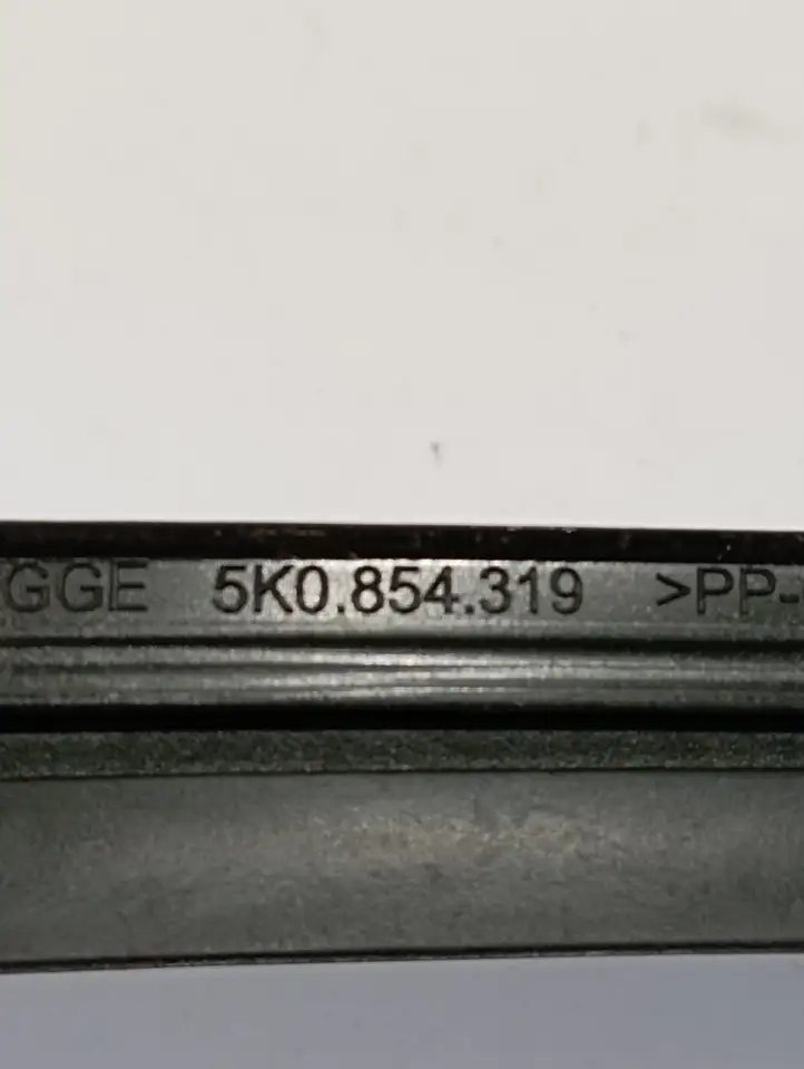 Volkswagen Golf VI (2009 - 2013) 5K0854319 Накладка стоек лобового стекла — фото 2