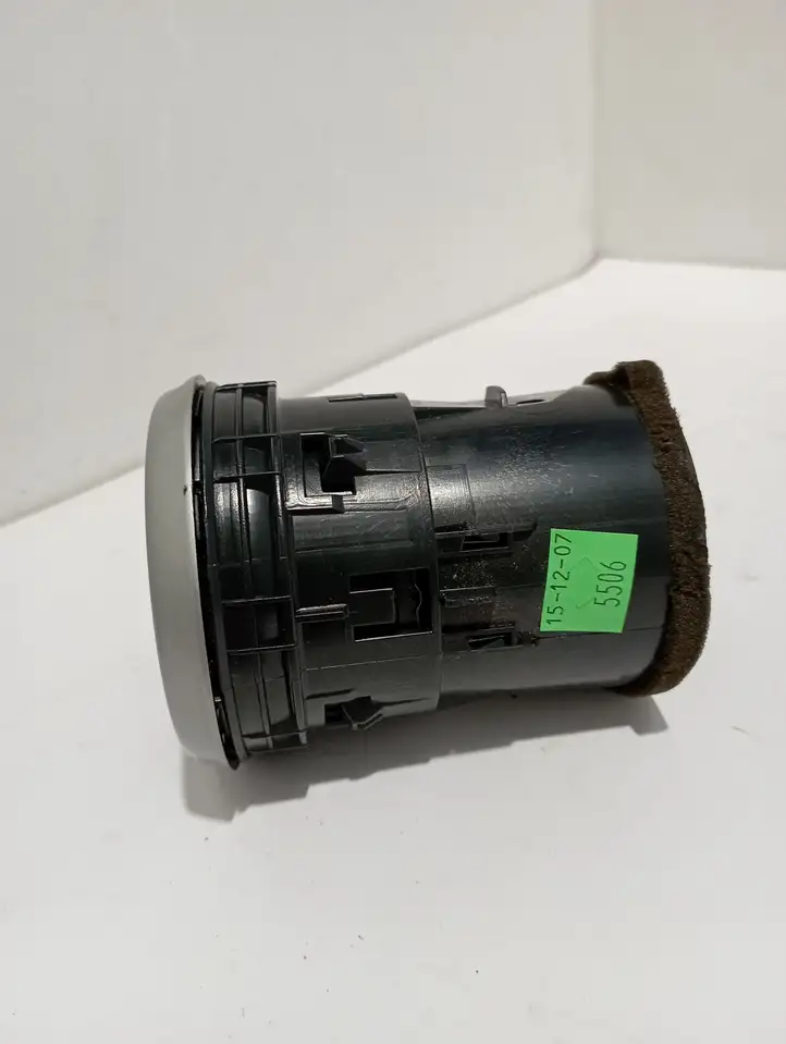 Nissan Qashqai (2006 - 2010) 68760JD10A Боковой воздушный дефлектор — фото 4