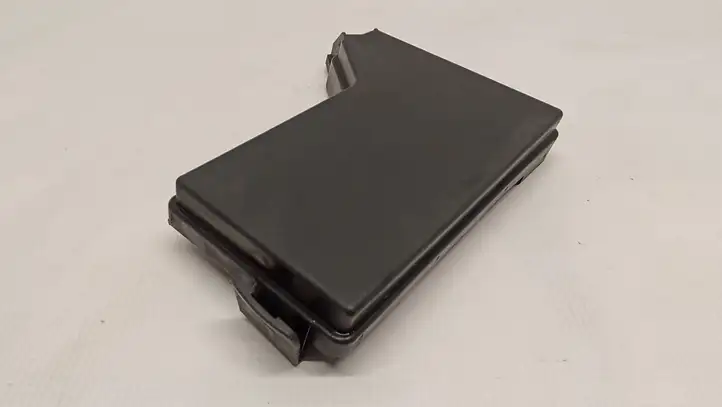 Nissan Qashqai (2006 - 2010) 214382JD00B Крышка ящика предохранителей — фото 3