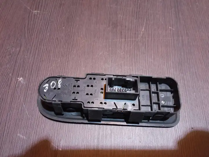 Peugeot 308 (2007 - 2013) 96565186XT Кнопка стеклоподъемников — фото 4