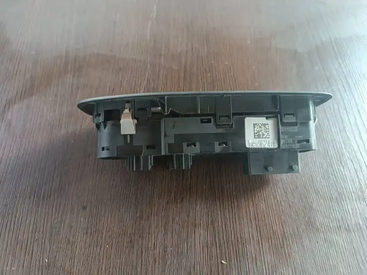 Peugeot 2008 I (2013 - 2019) 96749624ZD Блок кнопок стеклоподъемников — фото 4