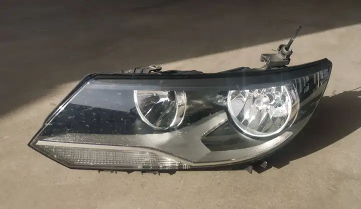 Volkswagen Tiguan (2011 - 2016) 5N1941005 Передняя фара — фото 2