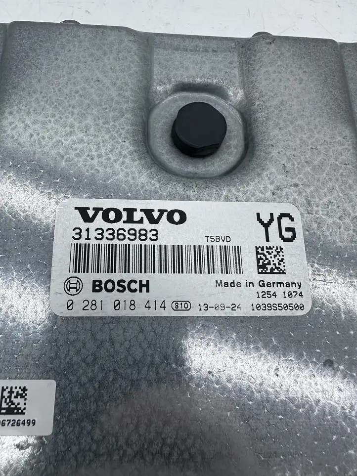Volvo XC60 (2013 - 2017) 31336983 Блок управления двигателем (ЭБУ) — фото 3