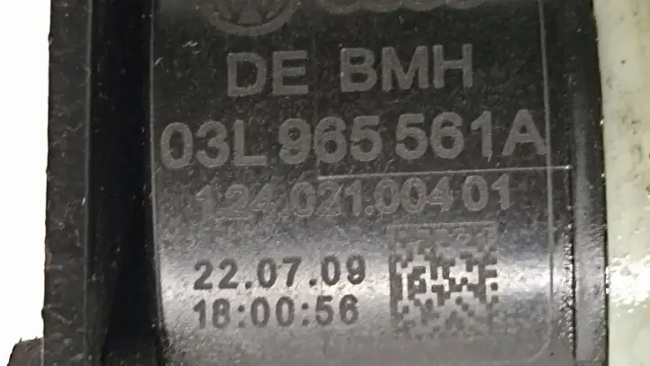Audi A6 S6 C6 4F (2008 - 2011) 03L965561A Электроциркуляционный насос — фото 5