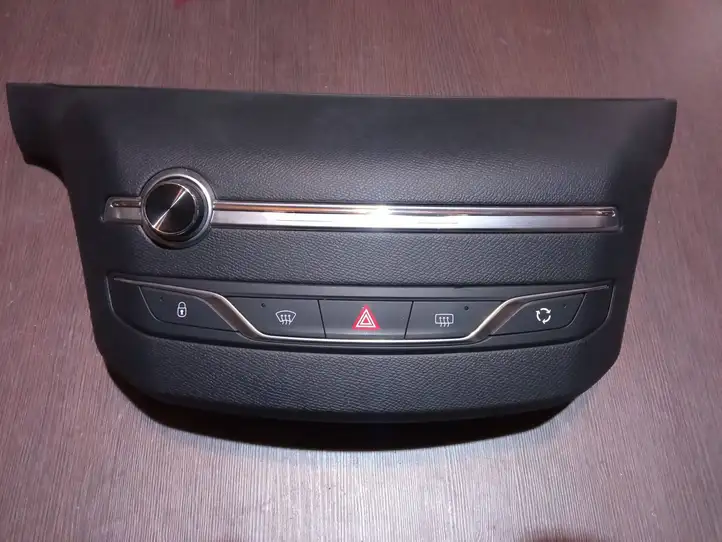 Peugeot 308 (2013 - 2021) 96777660ZD Прочие детали салона — фото 1