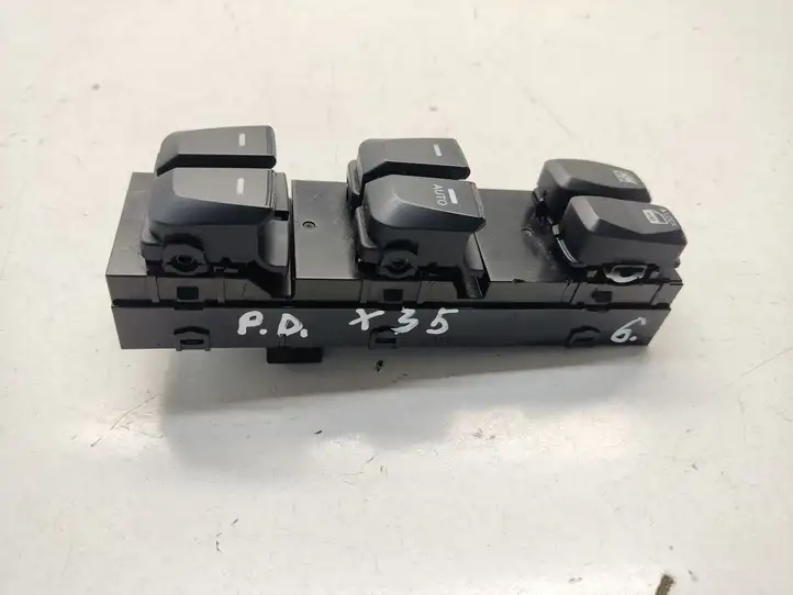 Hyundai ix35 (2009 - 2013) 935702Y8109P Блок кнопок стеклоподъемников — фото 1