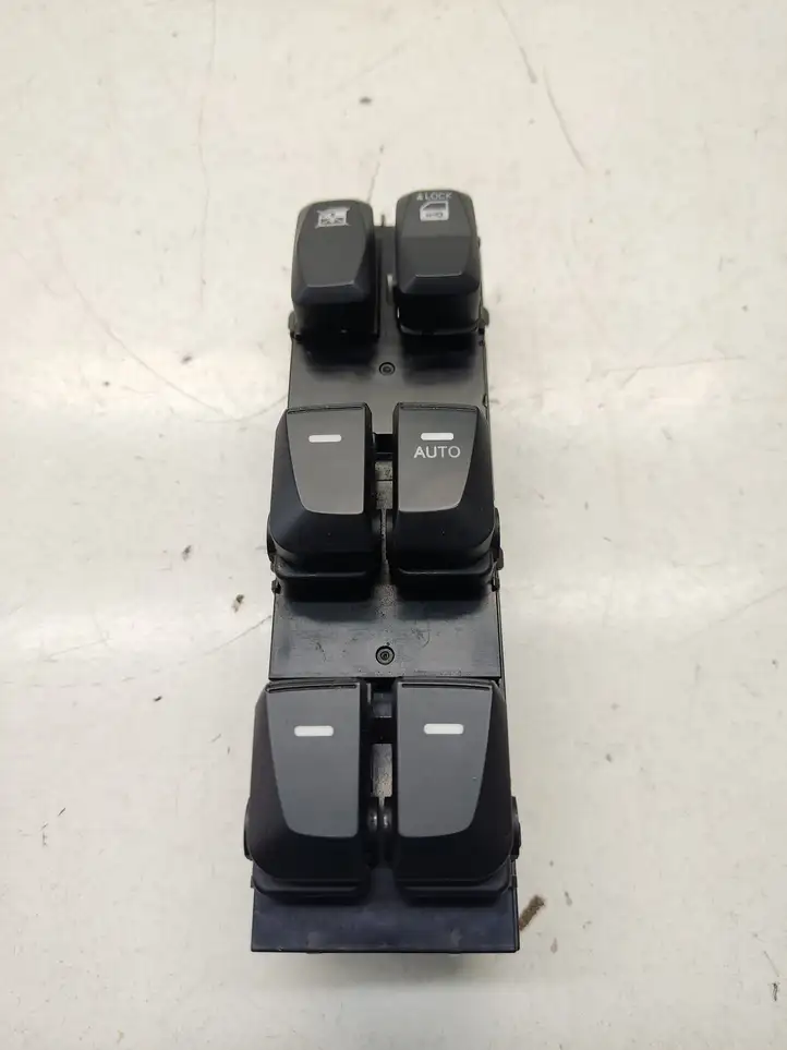 Hyundai ix35 (2009 - 2013) 935702Y8109P Блок кнопок стеклоподъемников — фото 3