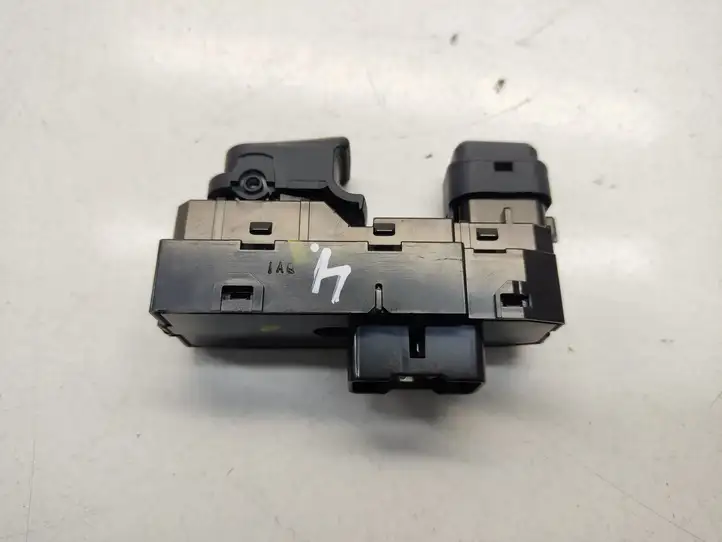 Hyundai ix35 (2009 - 2013) 3835211310 Кнопка стеклоподъемников — фото 4