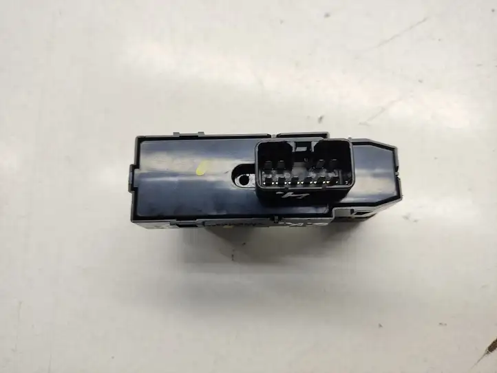 Hyundai ix35 (2009 - 2013) 3835211310 Кнопка стеклоподъемников — фото 5