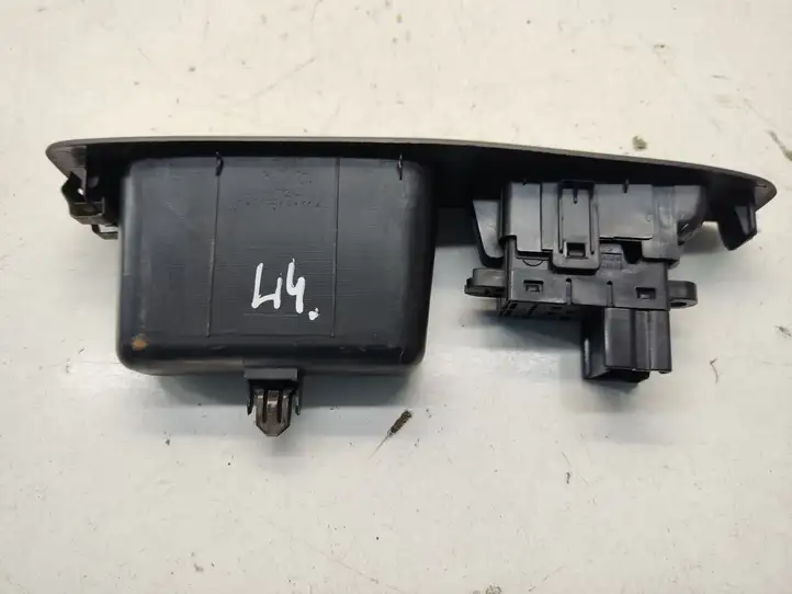 Nissan Qashqai (2006 - 2010) 25411JD000 Блок кнопок стеклоподъемников — фото 2