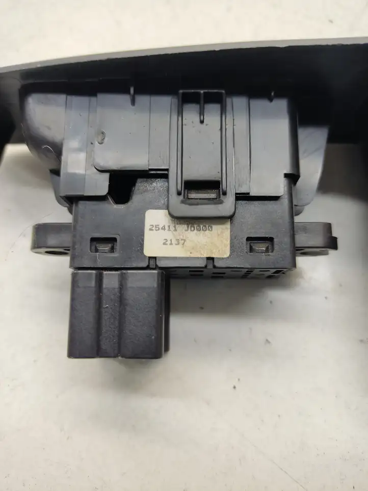 Nissan Qashqai (2006 - 2010) 25422JD000 Блок кнопок стеклоподъемников — фото 5