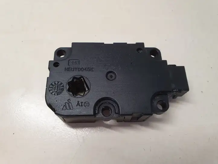 Audi A6 C7 (2011 - 2014) ZBAT0045D08AT Двигатель задвижки потока воздуха — фото 2