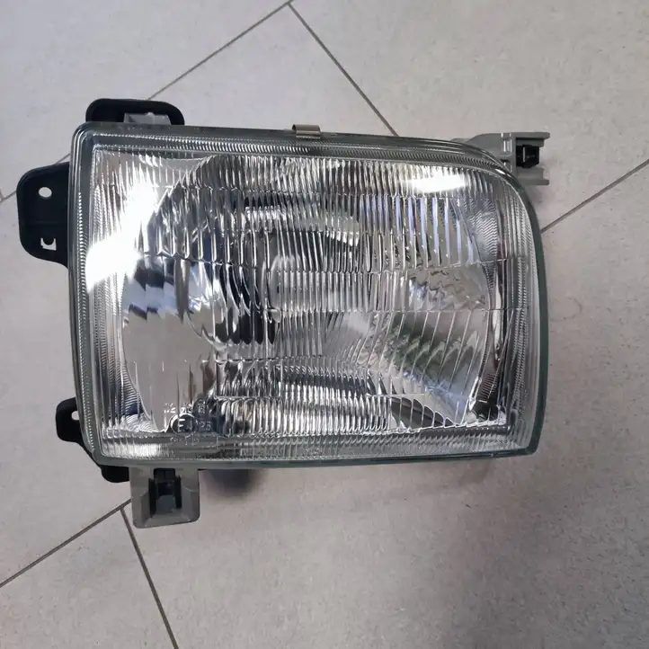 Nissan King Cab, PickUp, Navara (1998 - 2006) 260103S225 Передняя фара — фото 1