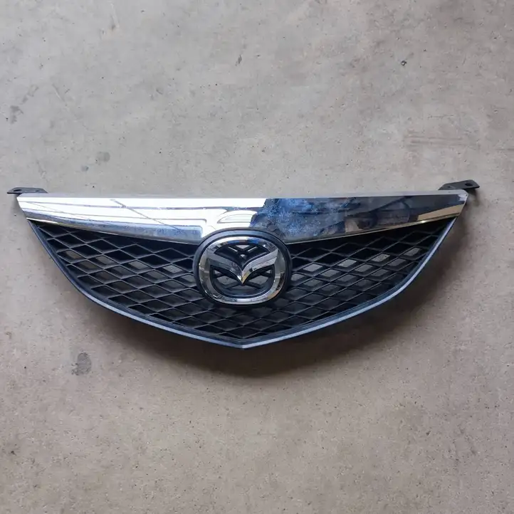 Mazda 6 (2002 - 2005) GJ6A50712 Верхняя решетка радиатора — фото 1