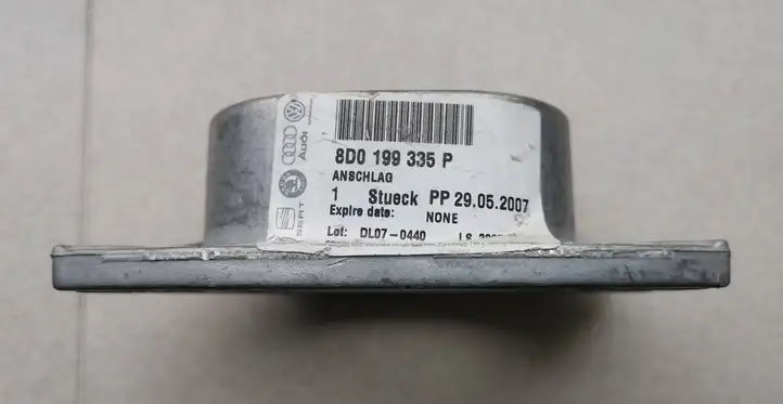 Audi A4 S4 B7 8E 8H (2004 - 2009) 8D0199335P Кронштейн двигателя — фото 2