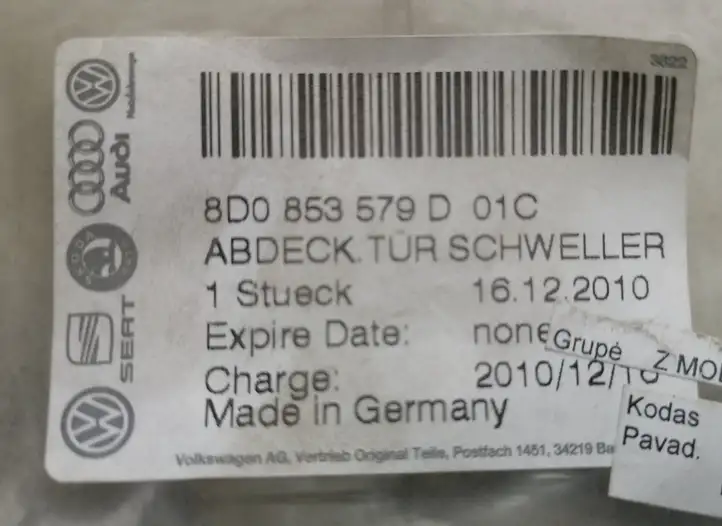 Audi A4 S4 B5 8D (1999 - 2001) 8D0853579D Наружная отделка переднего порога — фото 2