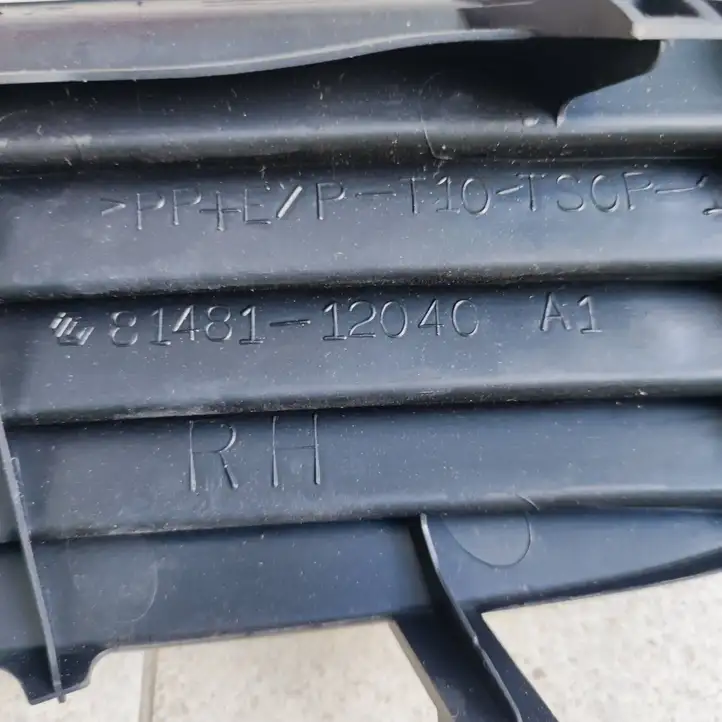 Toyota Corolla E110 (1995 - 2002) 8148112040 Решетка противотуманной фары — фото 4