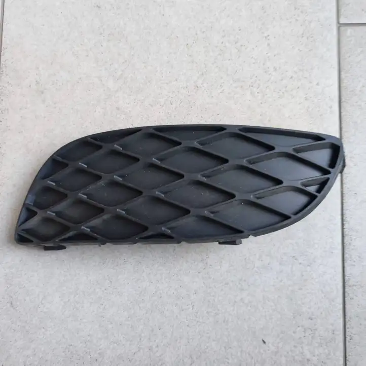 Toyota Yaris (1999 - 2003) 521280D010 Нижняя решетка переднего бампера — фото 1