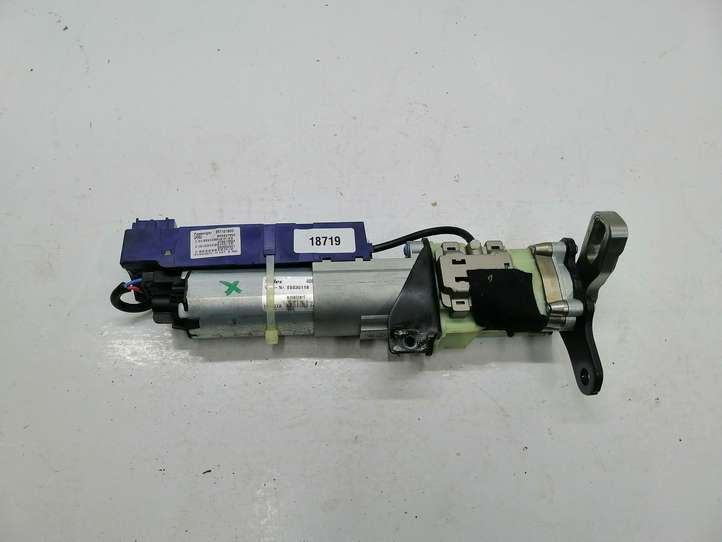 Audi Q5 (2008 - 2012)  4F9910592 Притягиватель задней крышки