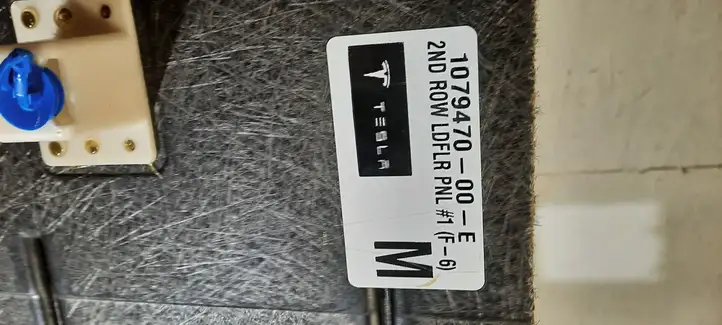 Tesla Model X (2015 - 2021) 1079400E Задний коврик салона — фото 1