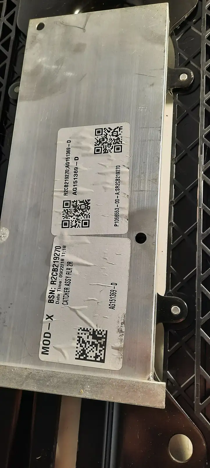 Tesla Model X (2015 - 2021) R2CB219270 Другая часть кузова — фото 2