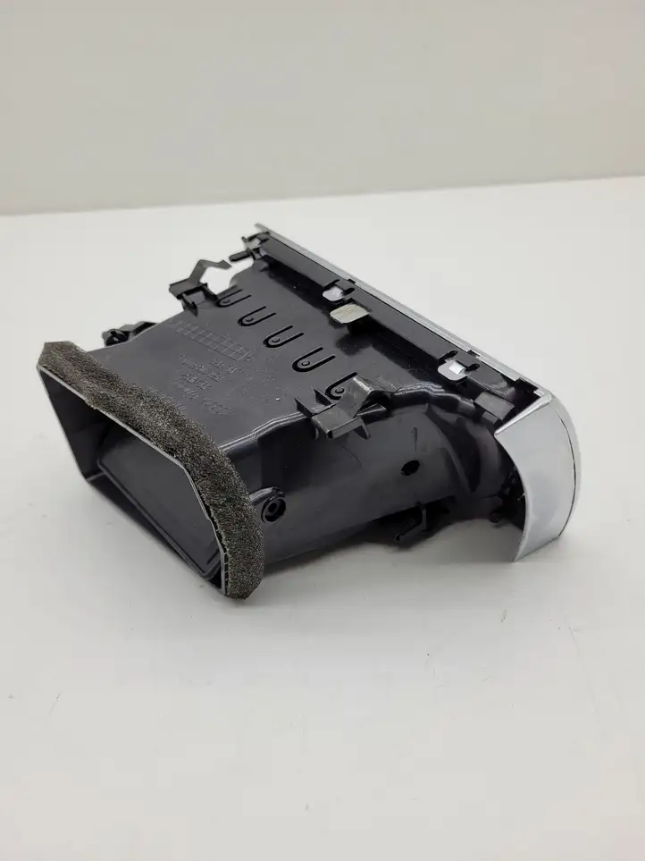 Audi A7 S7 4G (2010 - 2014) 4G8820901 Боковой воздушный дефлектор — фото 3
