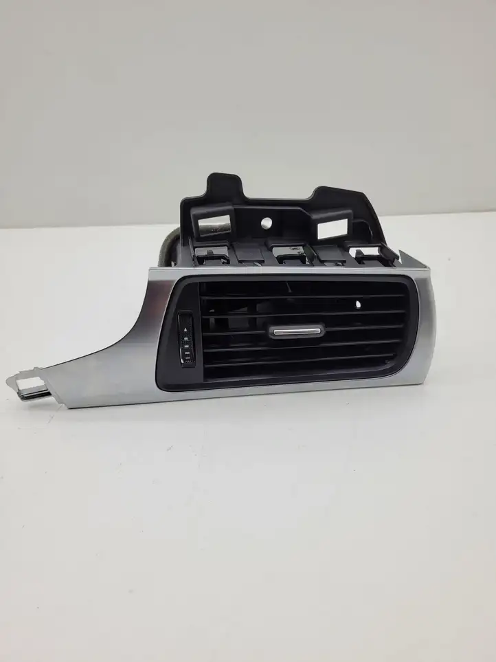 Audi A7 S7 4G (2010 - 2014) 4G2820902 Боковой воздушный дефлектор — фото 1