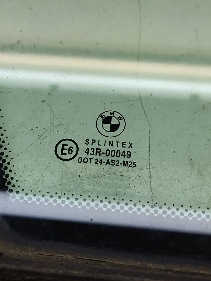 BMW 5 E39 (1996 - 2003) 43R00049 Заднее боковое стекло — фото 2