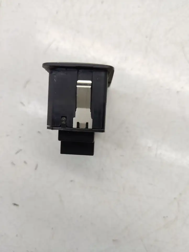 Audi A6 C7 (2011 - 2014) 4G0959831B Кнопка закрытия крышки багажника — фото 7
