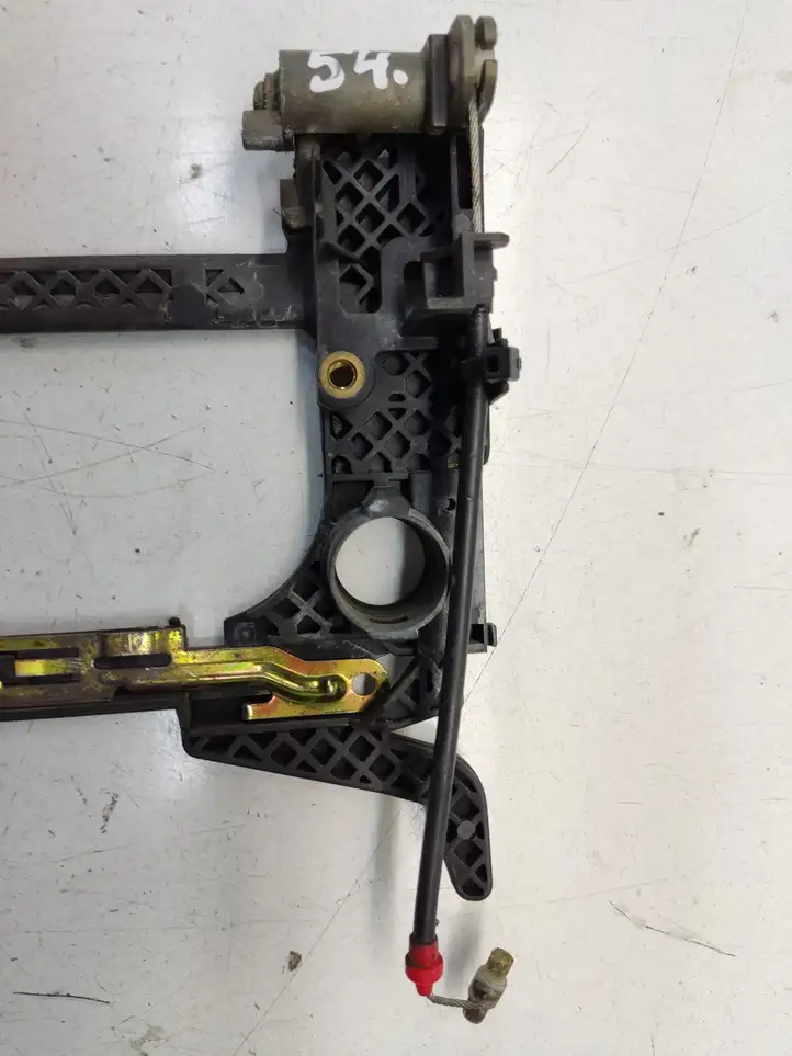 BMW 5 E39 (1996 - 2003) Крепление наружной ручки передней двери — фото 2