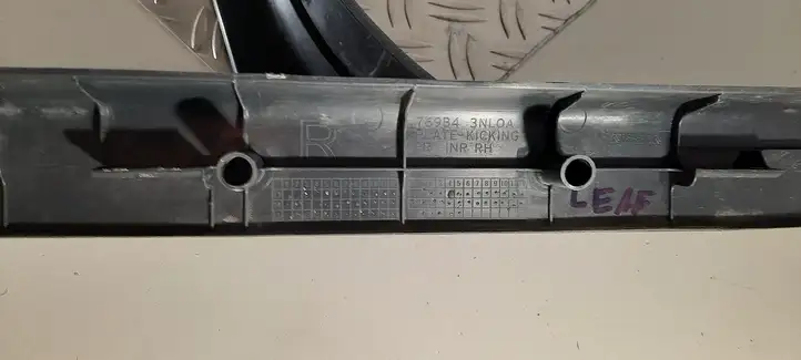 Nissan Leaf II (ZE1) (2017 - ) 769B43NA0A Внутренняя отделка переднего порога — фото 1