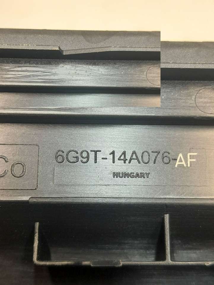 Ford Mondeo MK IV (2007 - 2014)  6G9T14A076AF Крышка ящика предохранителей