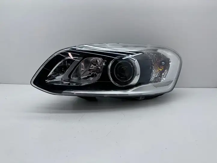 Volvo XC60 (2013 - 2017) 31698810 Передняя фара — фото 1