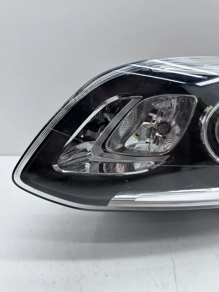 Volvo XC60 (2013 - 2017) 31698810 Передняя фара — фото 4