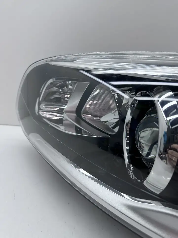 Volvo XC60 (2013 - 2017) 31698810 Передняя фара — фото 18