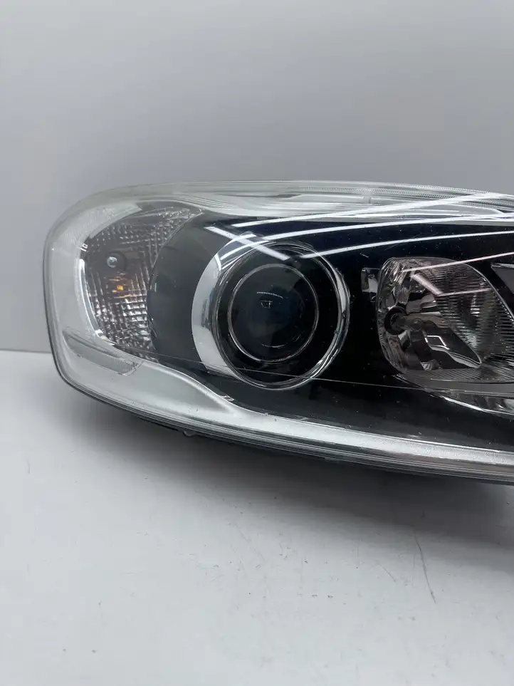 Volvo XC60 (2013 - 2017) 31395899 Передняя фара — фото 18