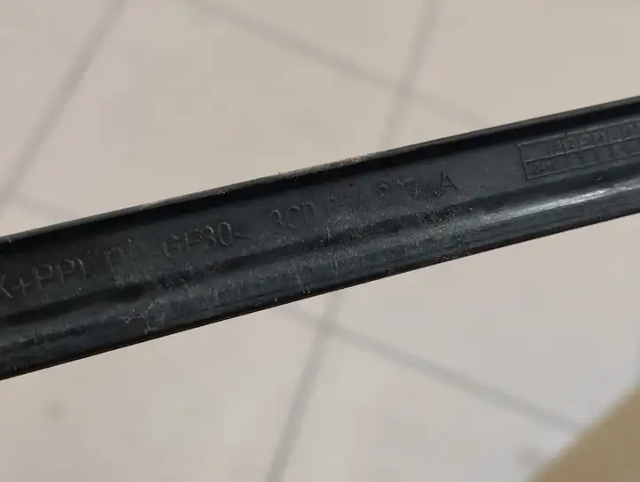 Volkswagen PASSAT B6 (2005 - 2010) 3C0854327A Накладка стоек лобового стекла — фото 2