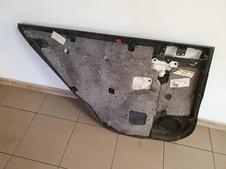Toyota Avensis T250 (2003 - 2006) 30753000 Обшивка задней двери — фото 3