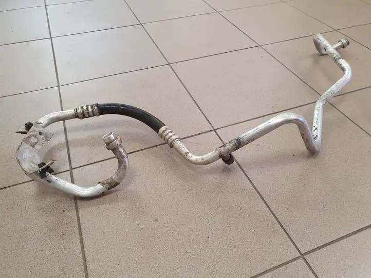 Opel Vivaro (2006 - 2014) Трубки и шланги кондиционера — фото 3
