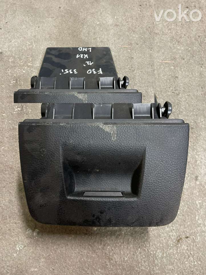 BMW 3 F30 F35 F31 (2012 - 2018)  17397510 Рамочка