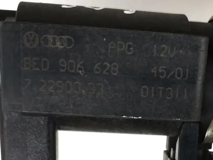 Audi A4 S4 B6 8E 8H (2000 - 2006) 8e0906628 Соленоид турбины — фото 4