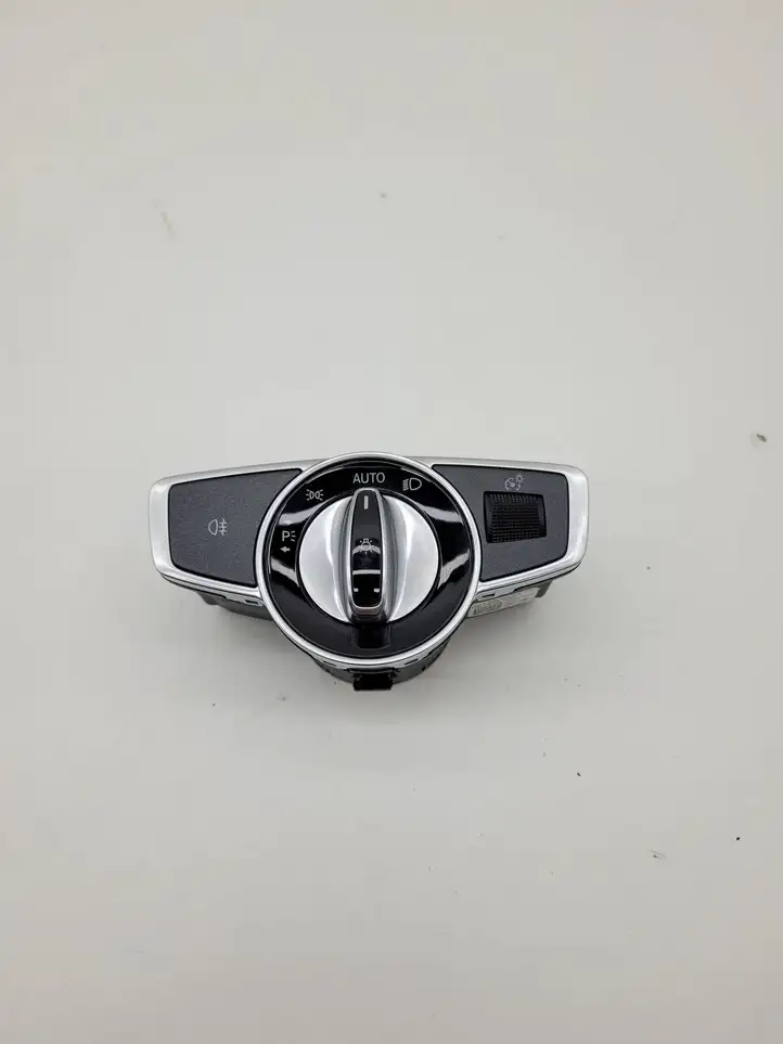 Mercedes-Benz E W238 (2017 - ) A2229055508 Включатель фонарей — фото 1