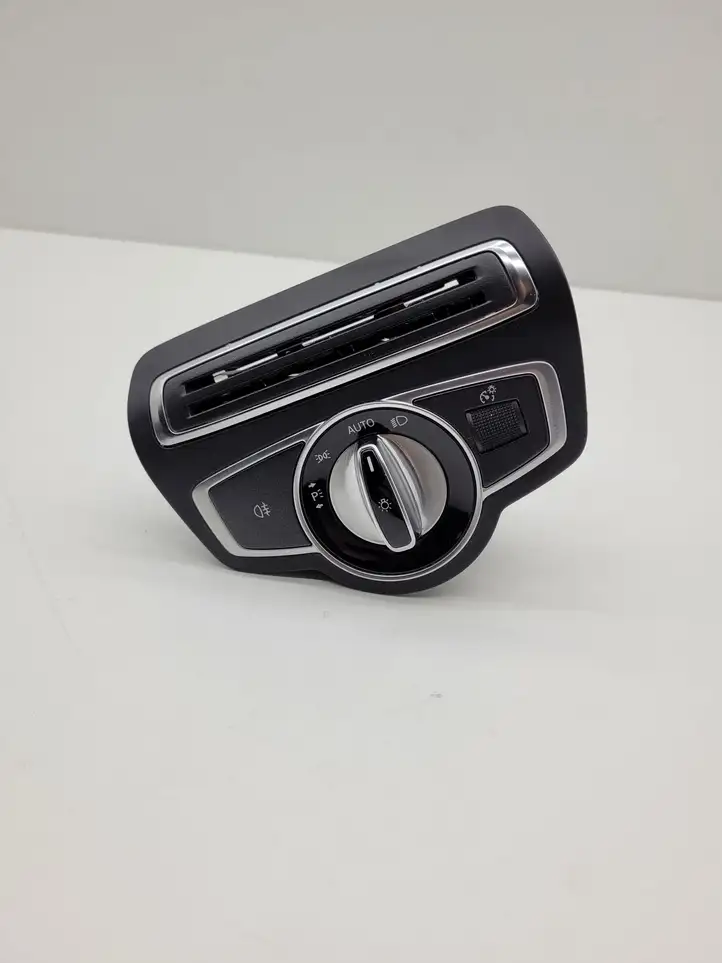 Mercedes-Benz C W205 (2014 - 2021) A2059057007 Включатель фонарей — фото 1