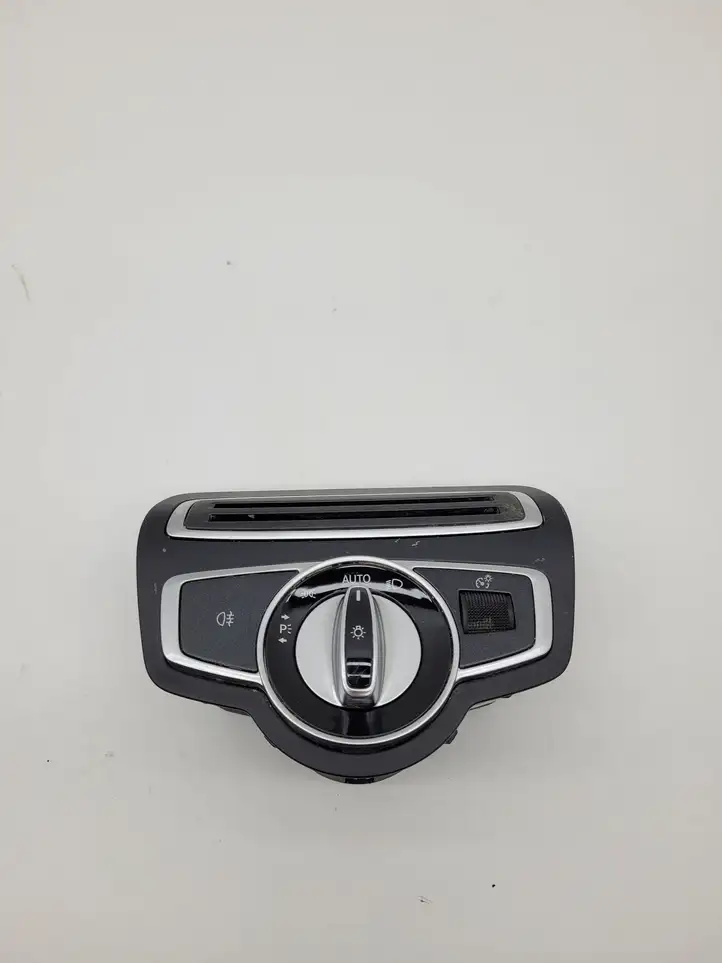 Mercedes-Benz C W205 (2014 - 2021) A2059057007 Включатель фонарей — фото 1