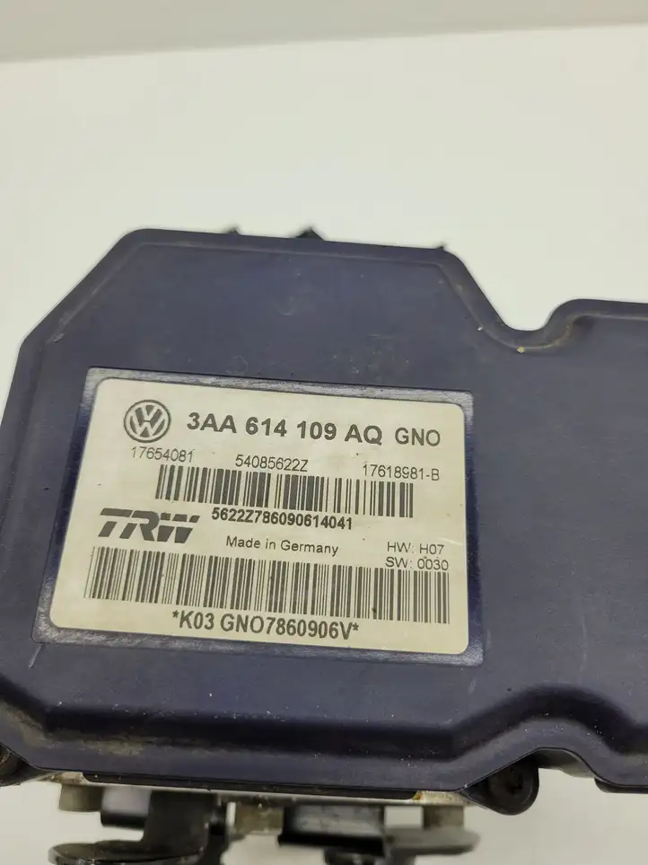 Volkswagen PASSAT B7 (2011 - 2014) 3AA614109AQ ABS блок — фото 3