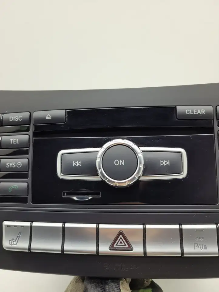 Mercedes-Benz CLS C218,X218 (2011 - 2017) A2129005527 Магнитола / мультимедийная система — фото 10