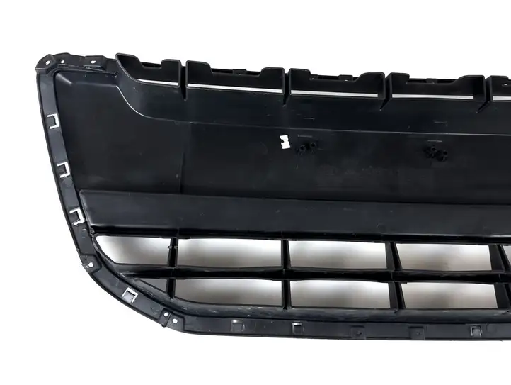 Hyundai Matrix (2008 - 2010) 8652210000 Нижняя решетка переднего бампера — фото 4