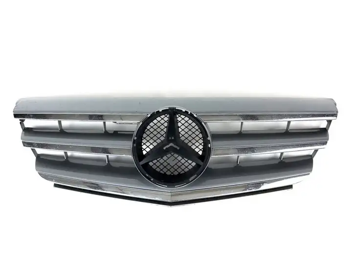 Mercedes-Benz C W204 (2007 - 2014) a2078880260 Верхняя решетка радиатора — фото 1